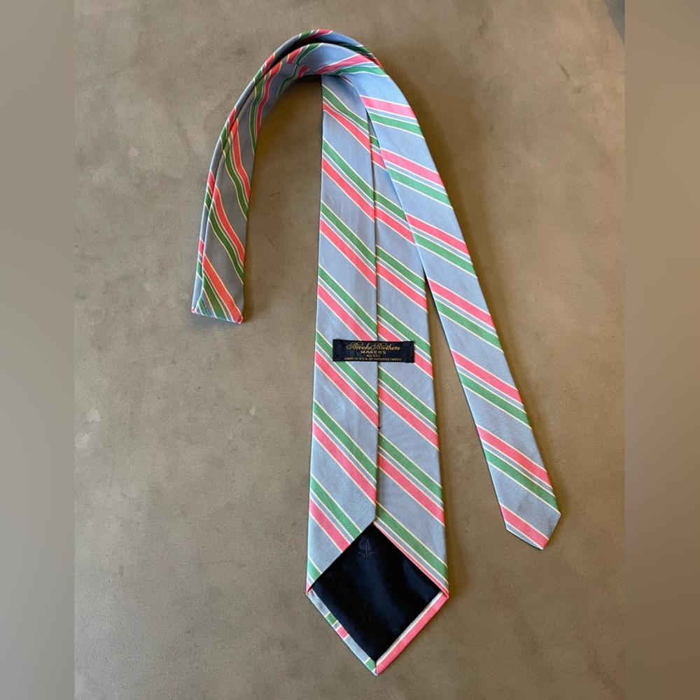 Brooks Brothers Spring Silk Tie (3.5 in width)